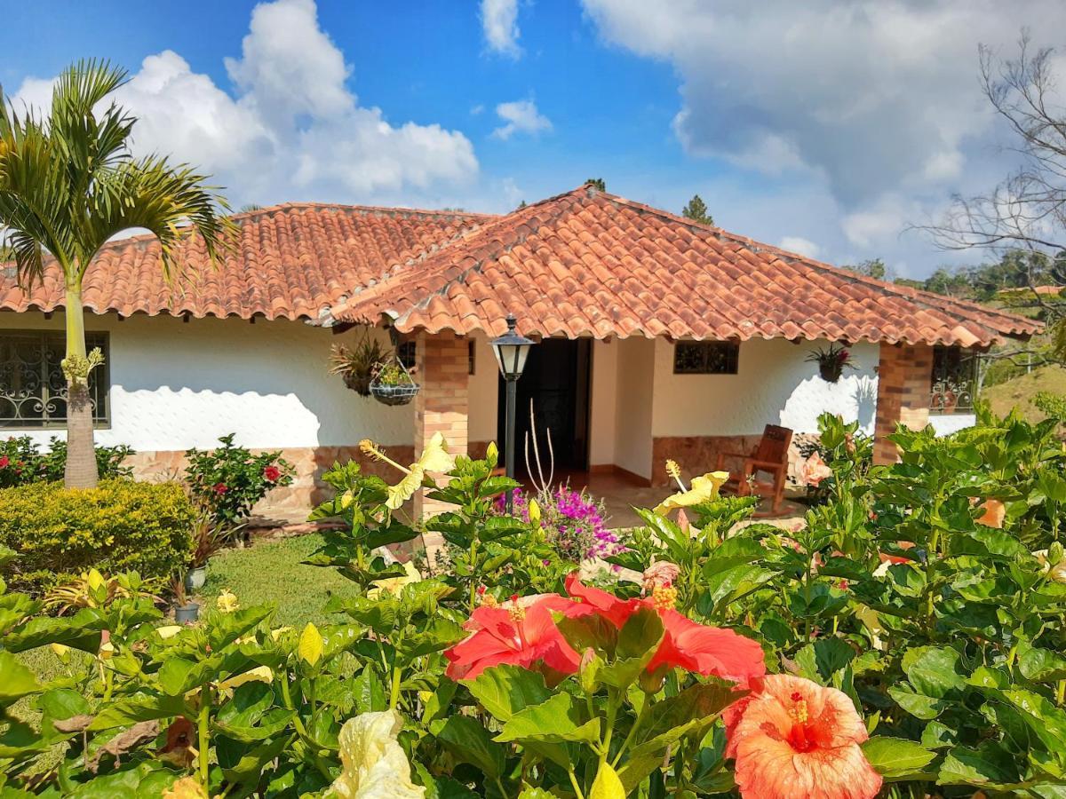Casa Campestre Frente Acuarela -Mesa De Los Santos La Granja Εξωτερικό φωτογραφία