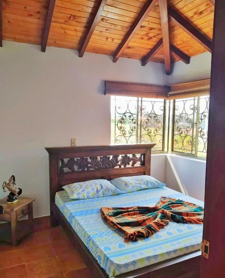 Casa Campestre Frente Acuarela -Mesa De Los Santos La Granja Εξωτερικό φωτογραφία