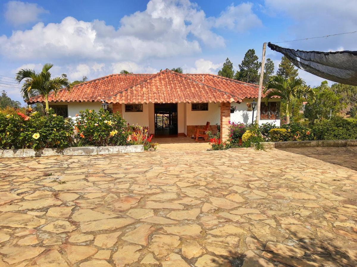 Casa Campestre Frente Acuarela -Mesa De Los Santos La Granja Εξωτερικό φωτογραφία